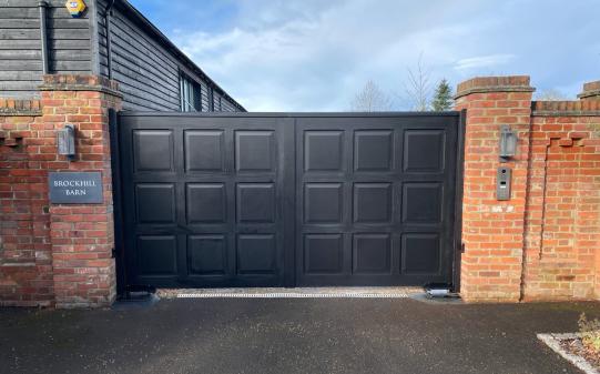 Accoya Wooden Panelled Straight Top Gates